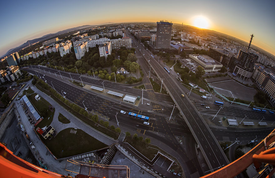 Hungarian Photographer Takes Breathtaking Bird&rsquo;s Eye View Photos From A 90-Meter Tower Crane