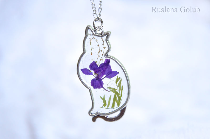 Pretty Cat Pendants With Real Dried Flowers Inside. Made With Love!