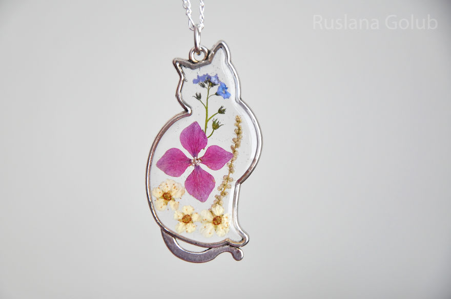 Pretty Cat Pendants With Real Dried Flowers Inside. Made With Love!