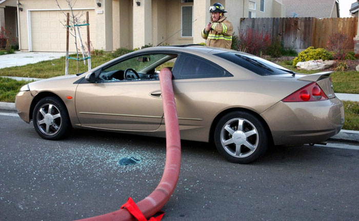 9 Times People Parked Next To Fire Hydrants And Regretted It Later