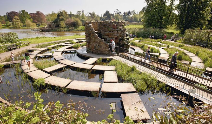 5 British Maze Gardens That Will Blow Your Mind