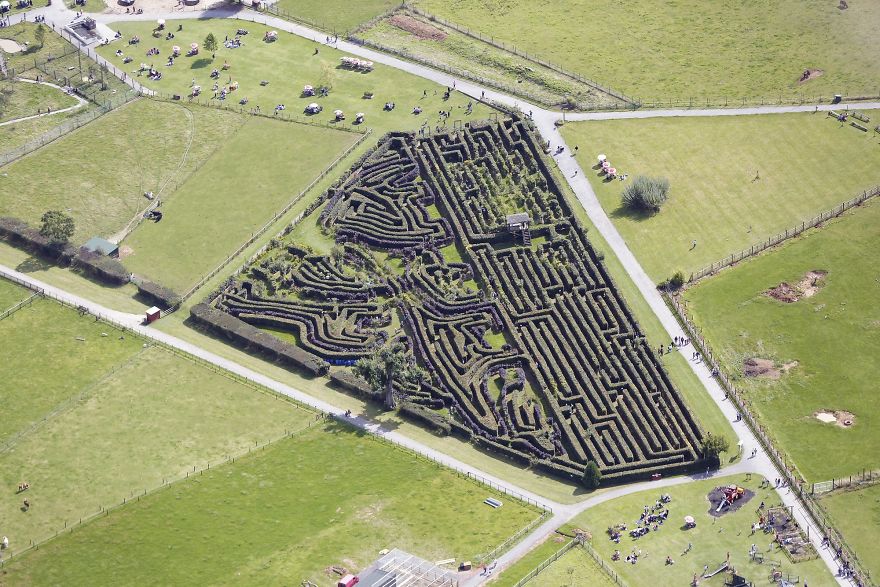 5 British Maze Gardens That Will Blow Your Mind
