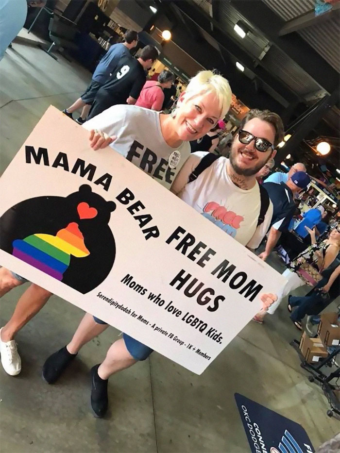 Church Offers ‘Free Mom Hugs’ To People Shunned By Their Families For Being Gay, And Their Reactions Are Heart-Melting