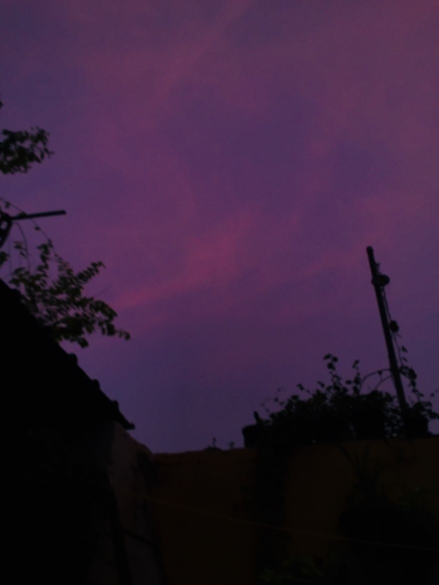 I Spent 4 Days Trying To Capture The Prettiest Colours Of The Sky From My Window.