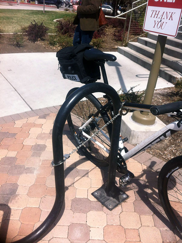 Cop At My University Forgot His Bicycle Lock. So He Improvised