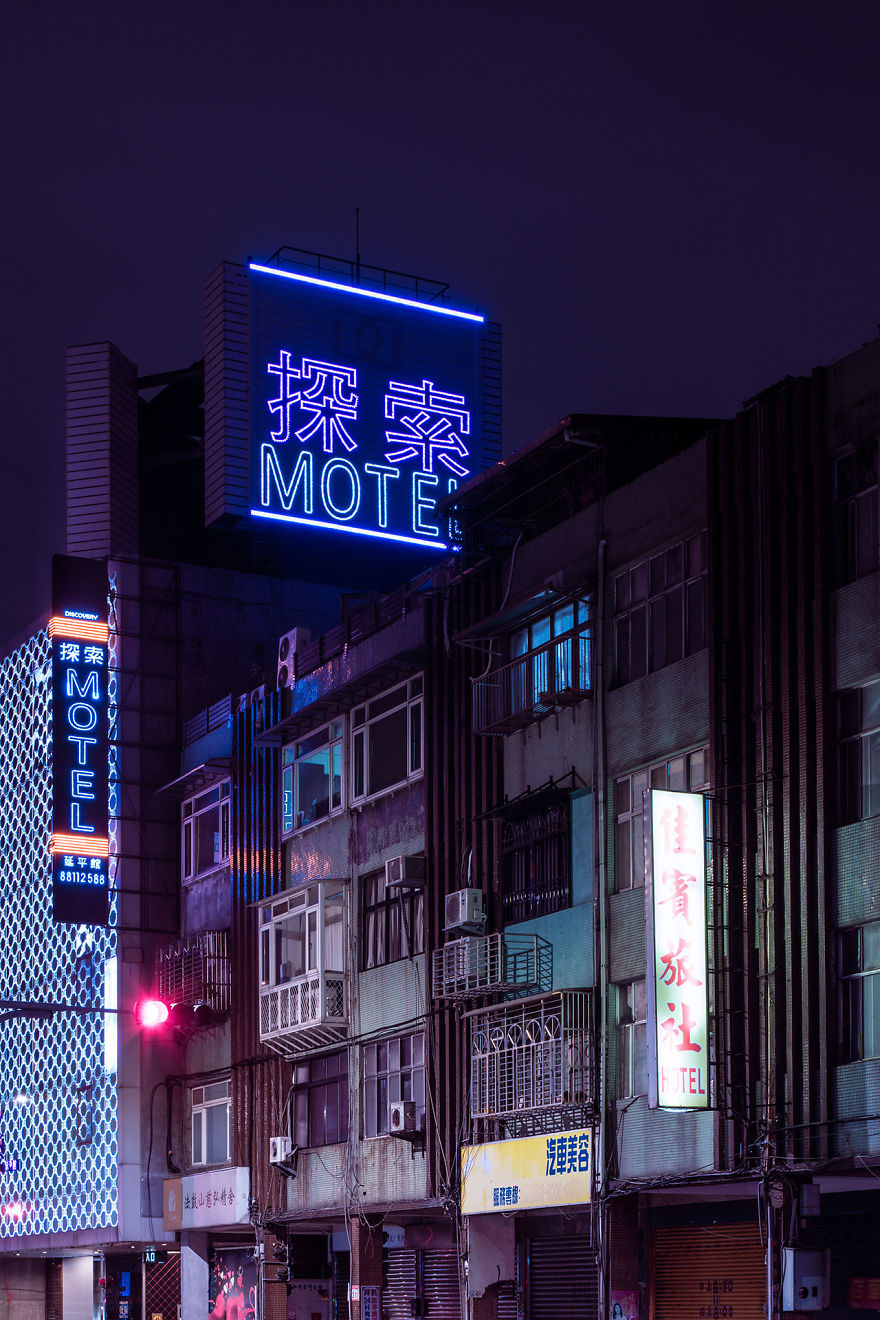 A Motel On The Edge Of The City