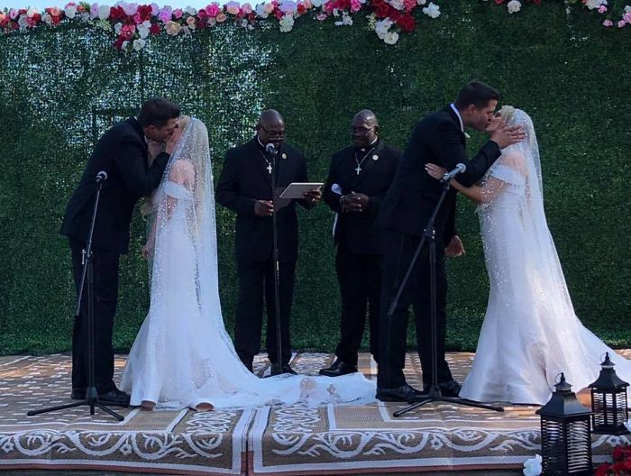 Identical Twin Sisters Marry Identical Twin Brothers, And Everyone Is  Thinking The Same Thing Right Now | Bored Panda