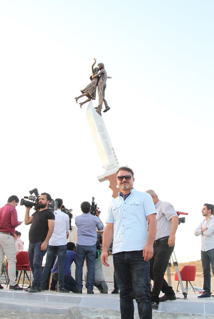 Sculptor Zirak Mira Unveils ‘Love And Culture’ Statue In Sulaimani Sculptor Zirak Mira Unveils ‘Love And Culture’ Statue In Sulaimani