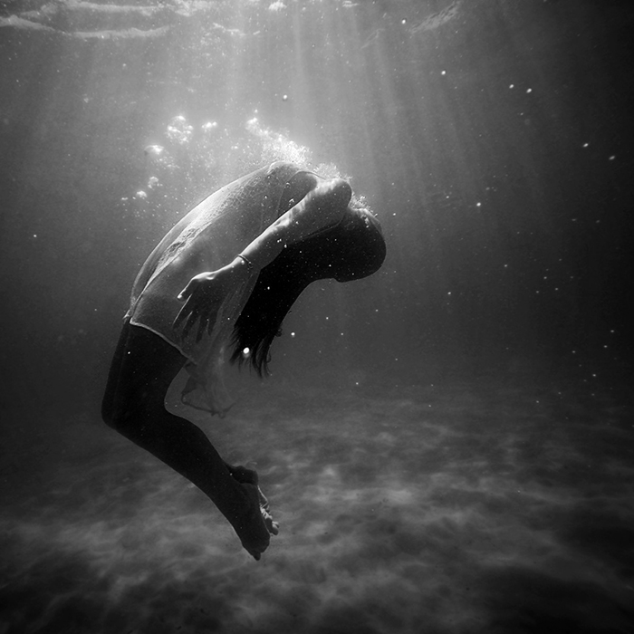 How To Save Yourself And Others From Drowning 