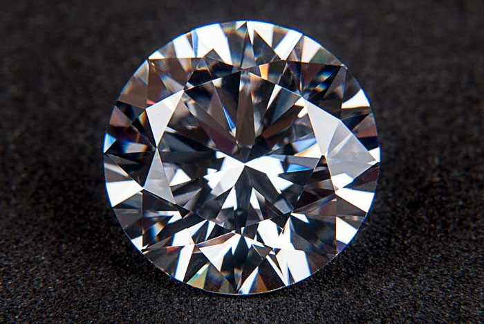 Millennials ‘Hack’ The Diamond Industry By Finding Cheaper Alternatives And It’s Brilliant