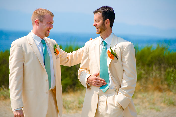 Photography from wedding of two man in same colors suits