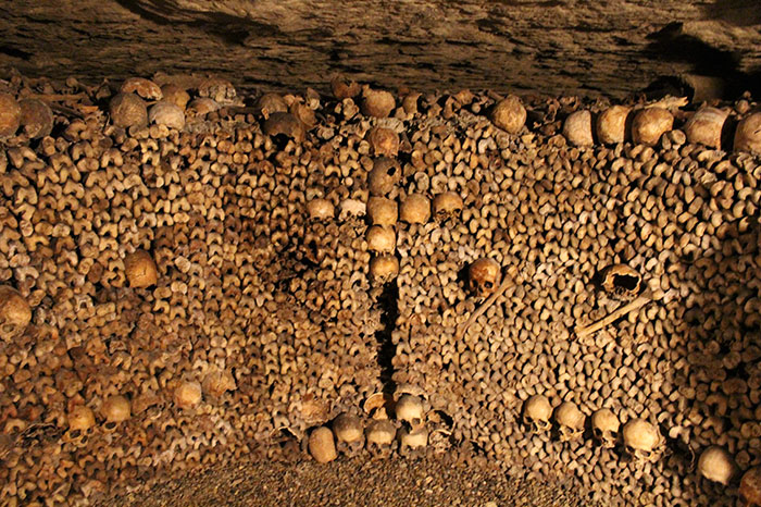 These Forbidden Catacombs With 6M Dead People Under Paris Are Extremely Scary And People Are Eager To Visit