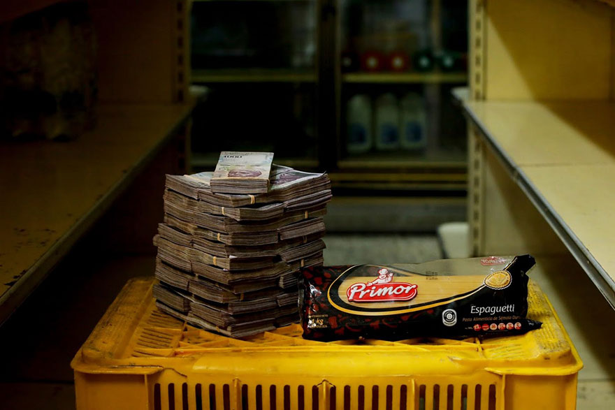 Here’s How Much Money You Need To Buy Different Everyday Items In Venezuela (11 Pics)