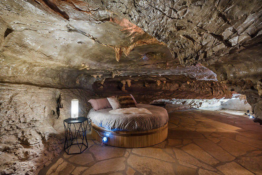 Someone Is Selling An Unbelievable Home Hidden Inside A Cave, And The Interior Is Even Better Than The Exterior