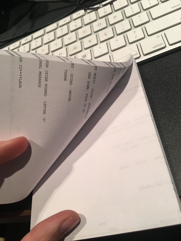 En mi universidad hacen cuadernillos con papel reciclado y se los dan a los estudiantes