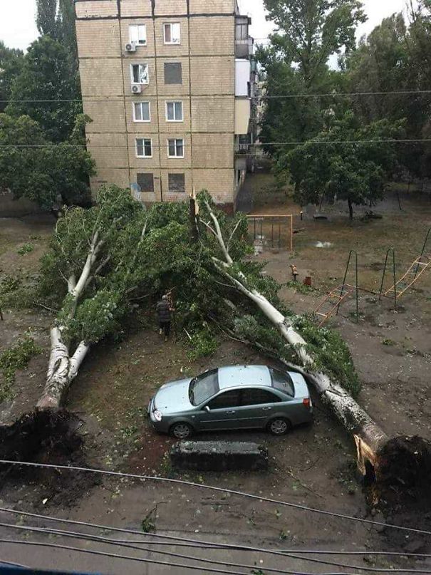 Lucky Car Owner In Rubizhne (Ukraine) After Yesterday's Rain