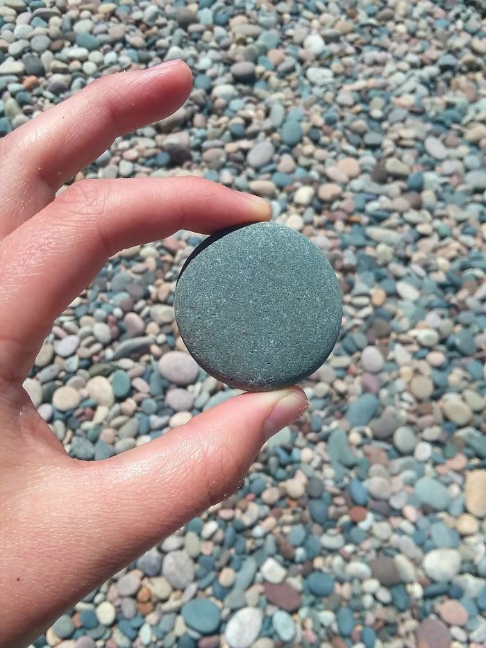 Lo perfectamente redonda que es esta piedra