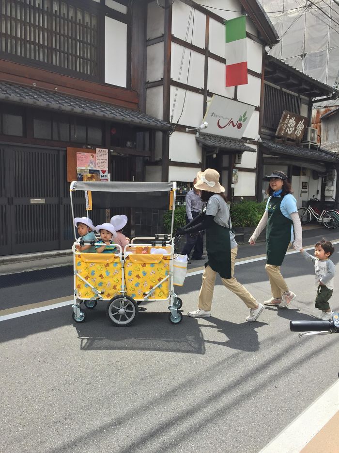 How Children Are Transported In Kyoto