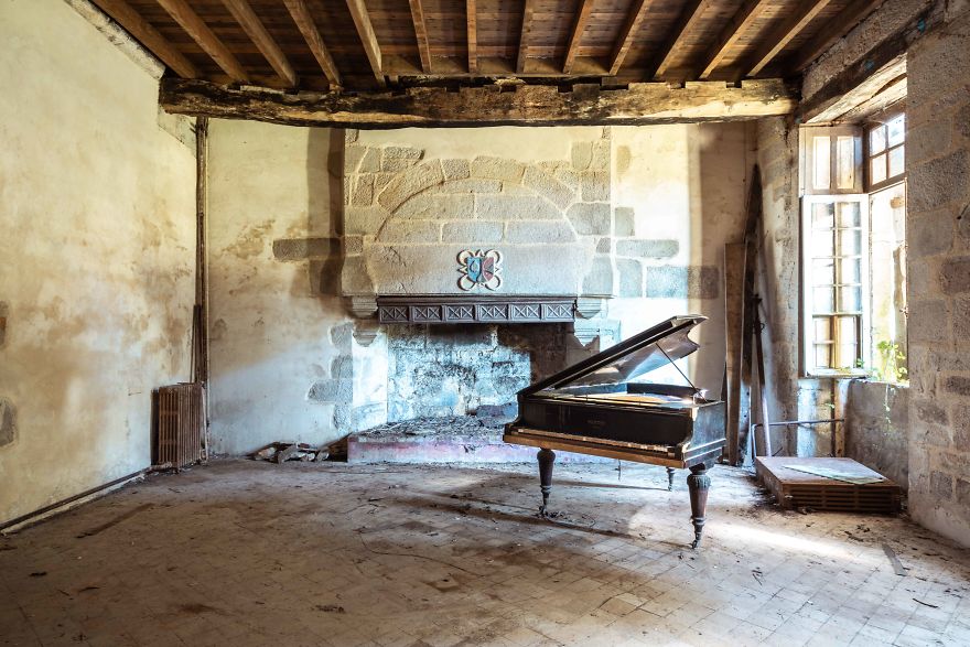 I Spent 10 Years Travelling In Search Of Abandoned Pianos To Make This Book