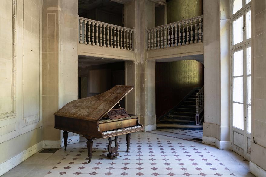 I Spent 10 Years Travelling In Search Of Abandoned Pianos To Make This Book