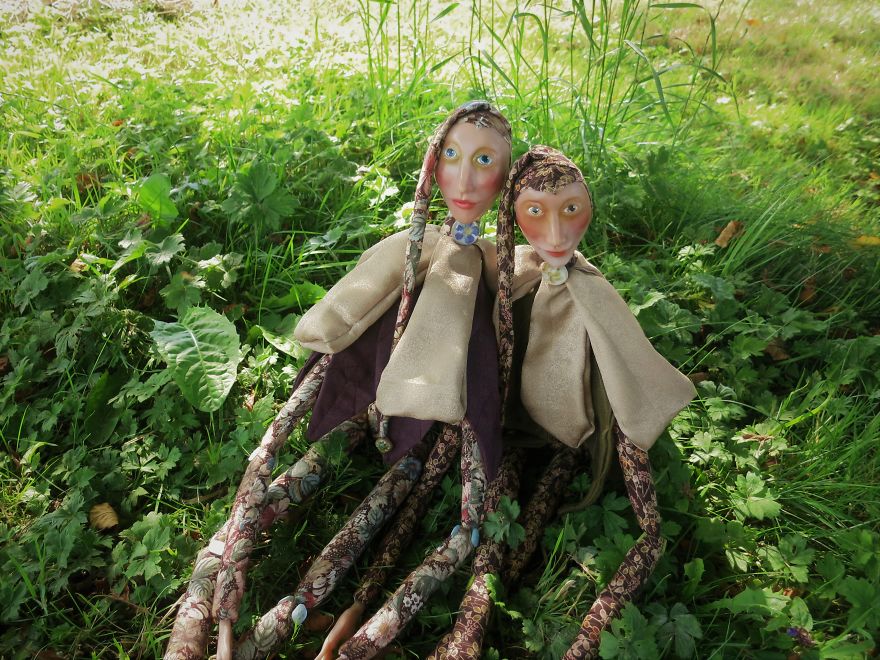 Materializing Thoughts And Dreams: Humanoid Art Dolls