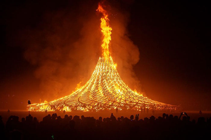 25+ Epic Photos From Burning Man 2018 That Prove It’s The Craziest Festival In The World