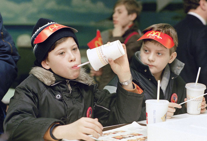 first mcdonald restaurant opens soviet union moscow russia 1900 41 5b963cad07c7c  700 - O primeiro McDonald's do Comunismo?