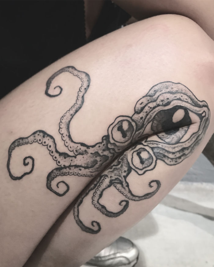 10 Genius Tattoos That Reveal All Their Glory Only After You Extend Your Legs Or Arms