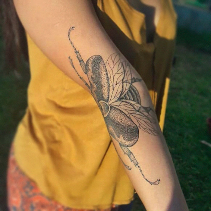 10+ Tatuajes Geniales Que Revelan Todo Su Esplendor Solo Cuando Extiendes Tus Piernas O Brazos