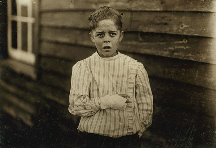 Gruesome Pictures From The 1900s Showing The Struggles Of Working Children Before Child Labor Was Abolished