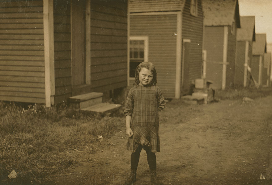 Elsie Shaw, A 6 Year Old Cartoner During The Summer. [her Father] Asked Me To Take Some Photos Of Her, As He Has Her Do A Singing Act In Vaudeville In The Winter, "And She's Old Enough Now To Go Through The Audience And Sell Her Own Photos." Location: Eastport, Maine