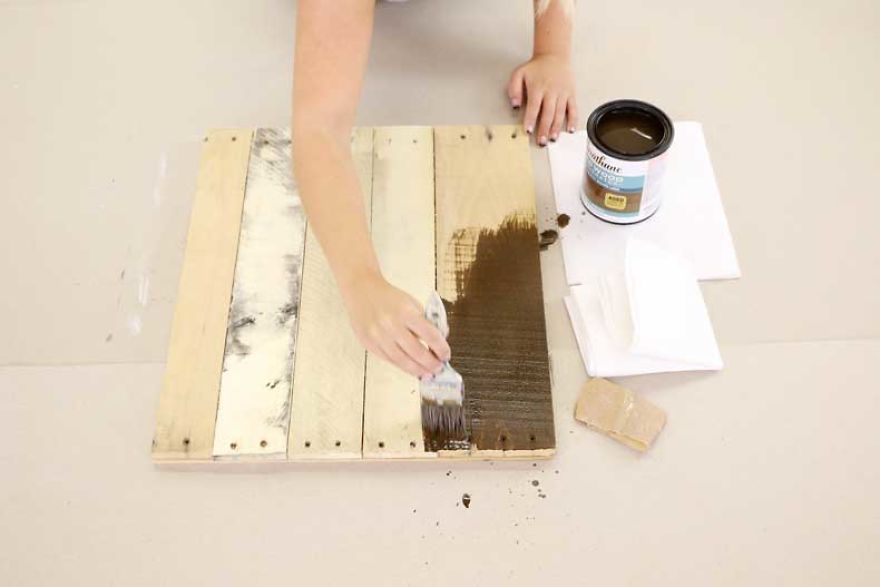 Transform A Wooden Pallet Into 5 Stenciled Signs Perfect For Fall