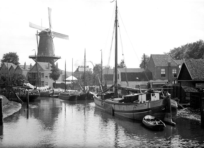 This Is A No Longer Existing Windmill Called "De Maagd" In Dordrecht, Netherlands