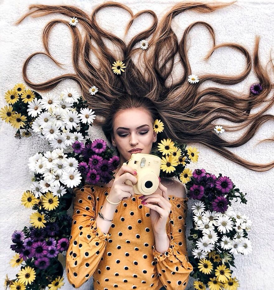 With Lots Of Creativity And Lightness, Woman Makes Incredible Photos With Her Hair On Instagram