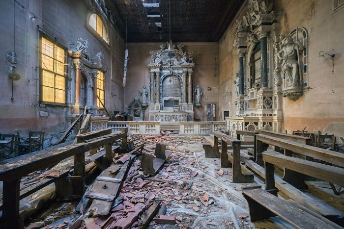 Iglesia abandonada en Italia