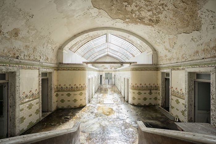 Baños termales abandonados en Francia