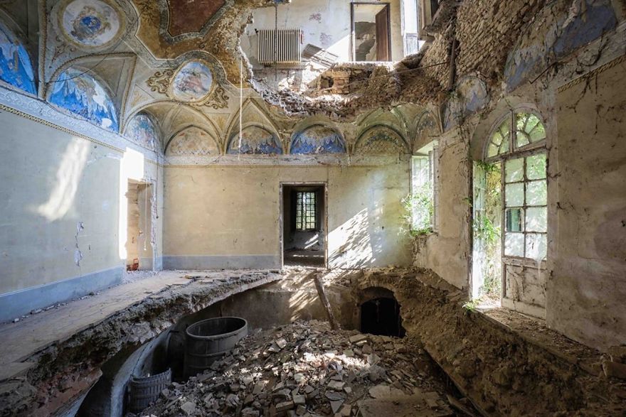 Abandoned Villa In Italy