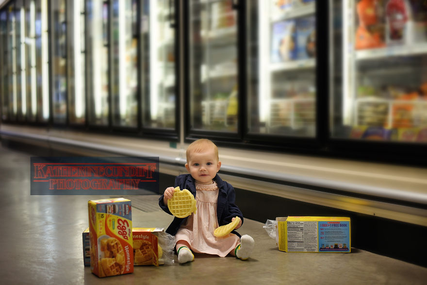 Stranger Things Cosplay: Eleven Waffle Smash