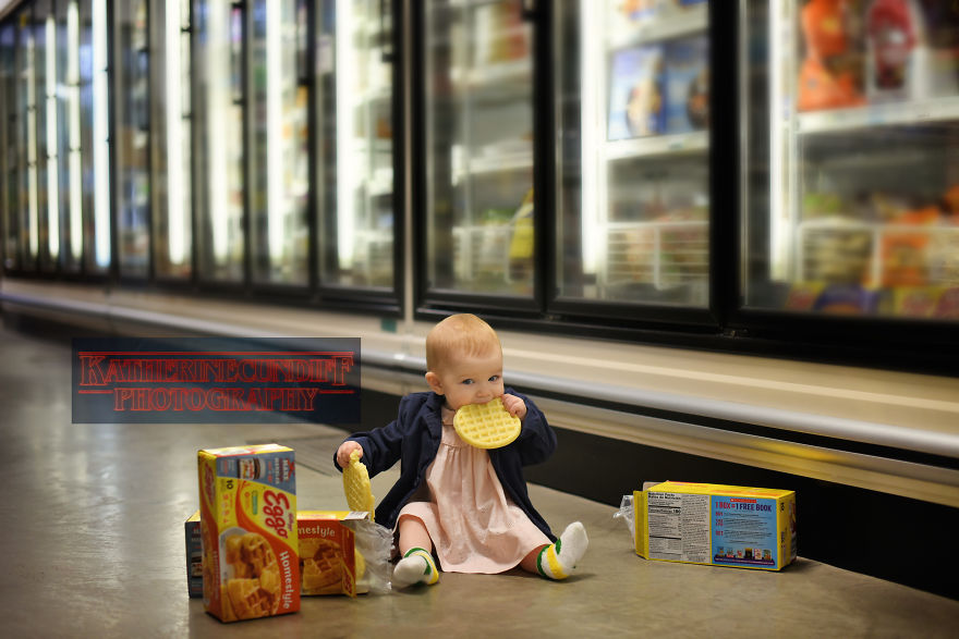 Stranger Things Cosplay: Eleven Waffle Smash