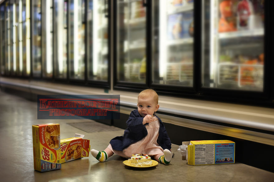 Stranger Things Cosplay: Eleven Waffle Smash