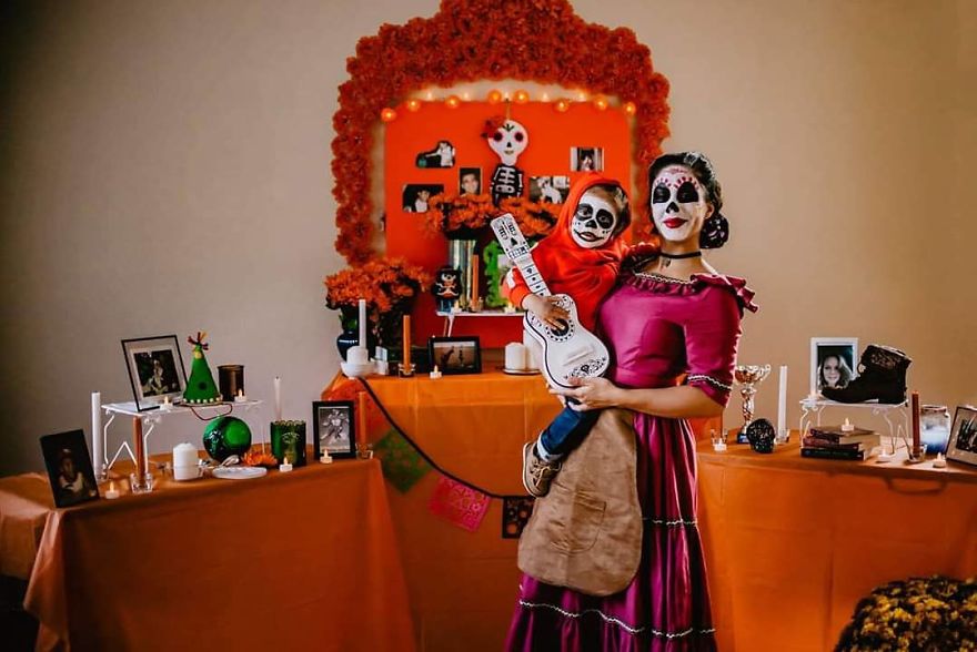 Halloqueen & Her Family