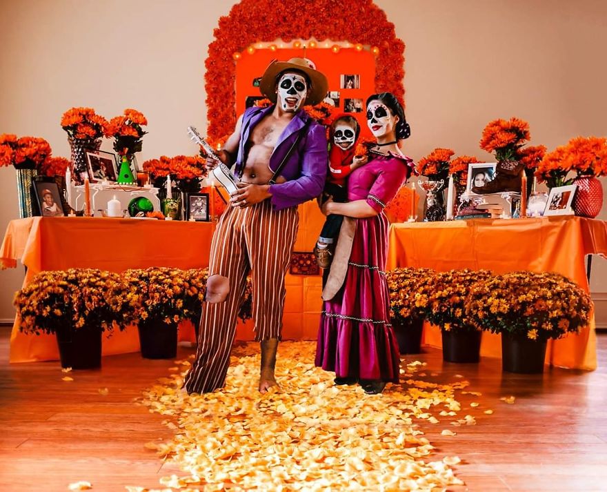 Halloqueen & Her Family