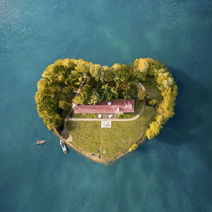 This Artist Uses Drones To Create Their Islands And The Result Impresses