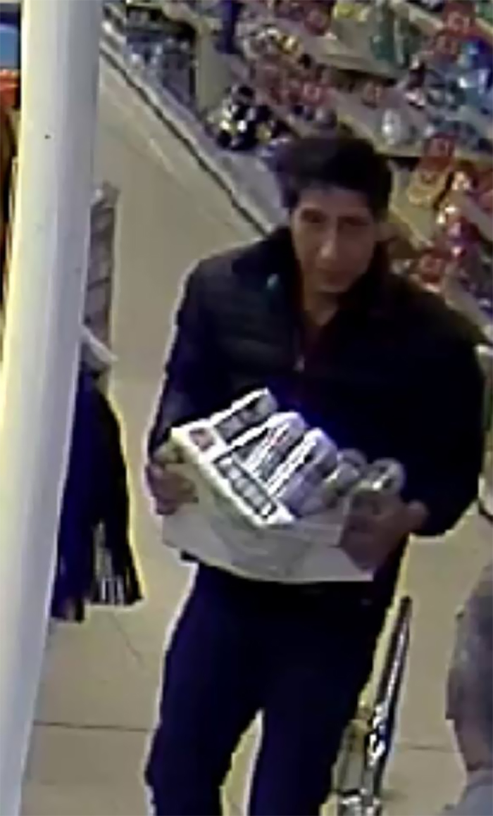 People Can't Stop Laughing At David Schwimmer's Response To Being Accused Of Stealing A Pack Of Beer