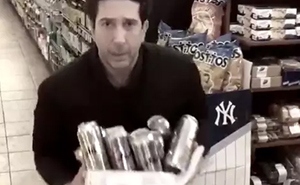 Friends Star David Schwimmer Gets Accused Of Stealing Alcohol From A Store, Comes Back With An Alibi