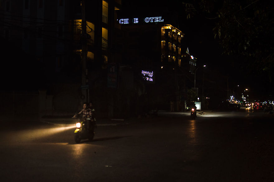 Photographer Travelled And "Discovered" The Cinematic Side Of The Cambodia