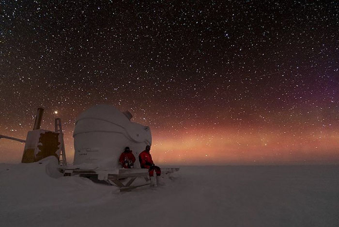 Astrobiologist Tries Cooking In Antarctica At -94ºF (-70ºC), And The Result Will Crack You Up