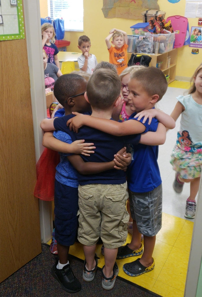 These Kids From Daycare Saying Their Last Goodbyes Before Going To Separate Elementary Schools