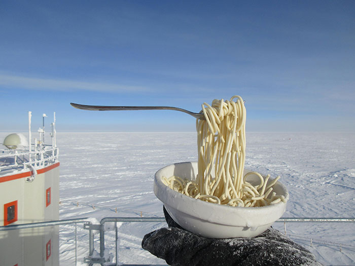 Fideos a -60ºC en la estación de investigación Concordia, Antártida