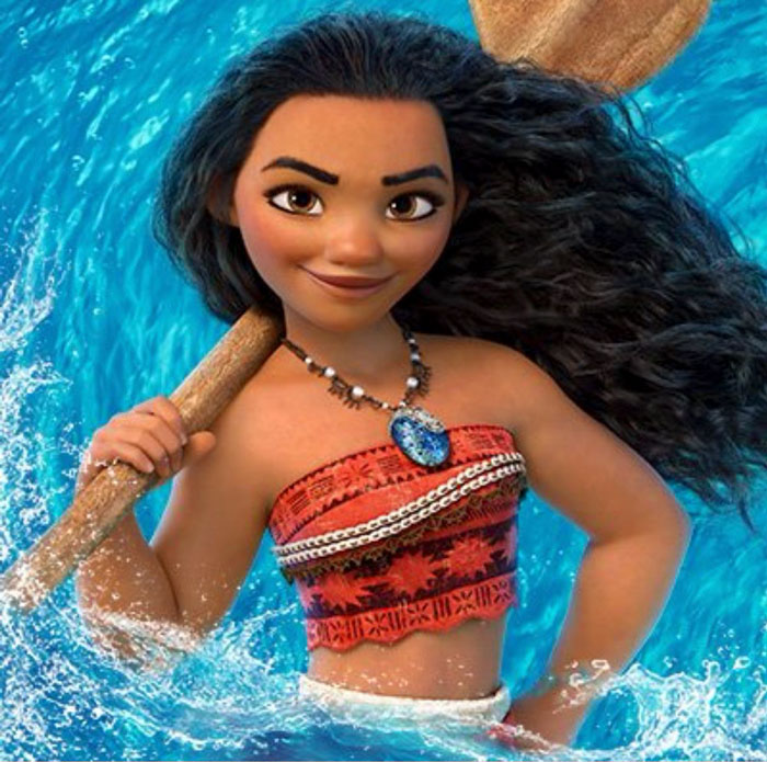 People Can T Decide If It S Racist To Dress Up As Moana For Halloween Get Their Answer From Her Voice Actor Bored Panda